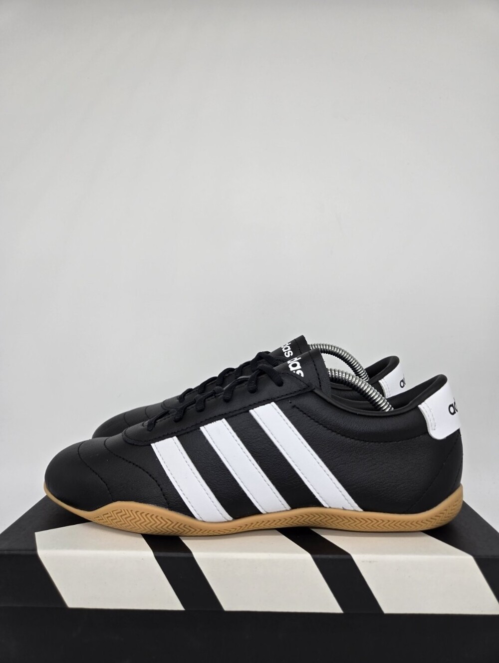 adidas Women's Grand Court Lo JQ9684 Black White Gum Shoes Size 7